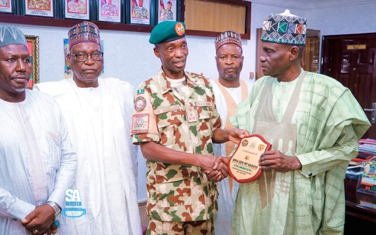 SEN. MONGUNO WAS HONORED BY THE BRIG. GEN. MF BAYARO.